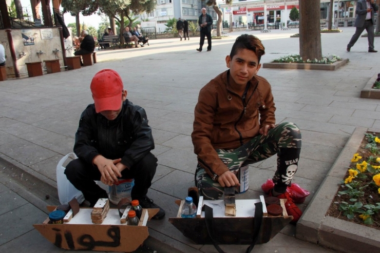 Tek Hayali Asker Olup Ülkesine Dönmek