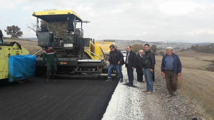 Grup Yolları Asfaltlanıyor