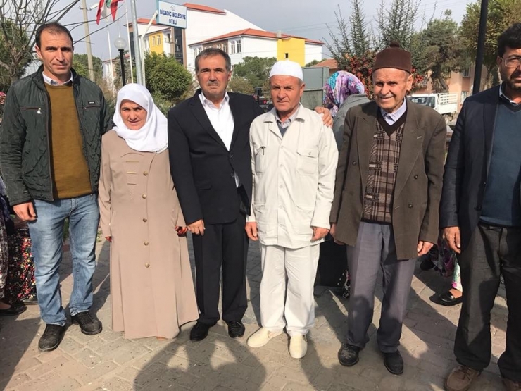 Başkan İsmail Avcu, Umre Yolcularını Uğurladı