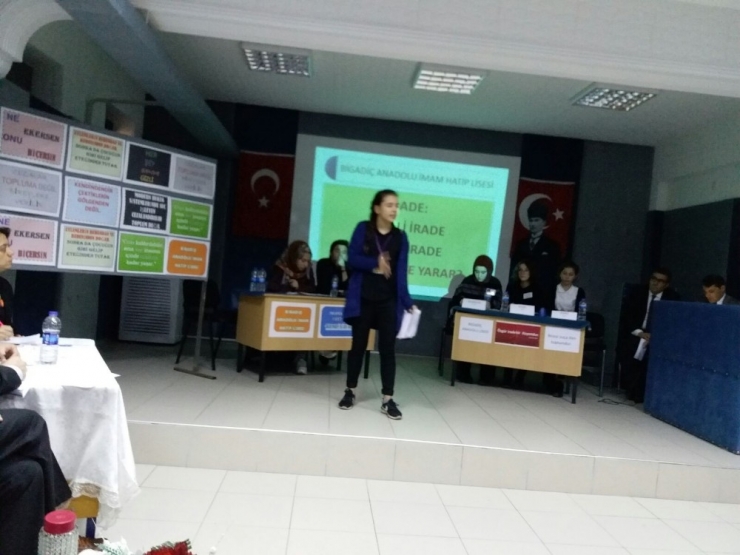 Bigadiç’te Münazara Yarışması