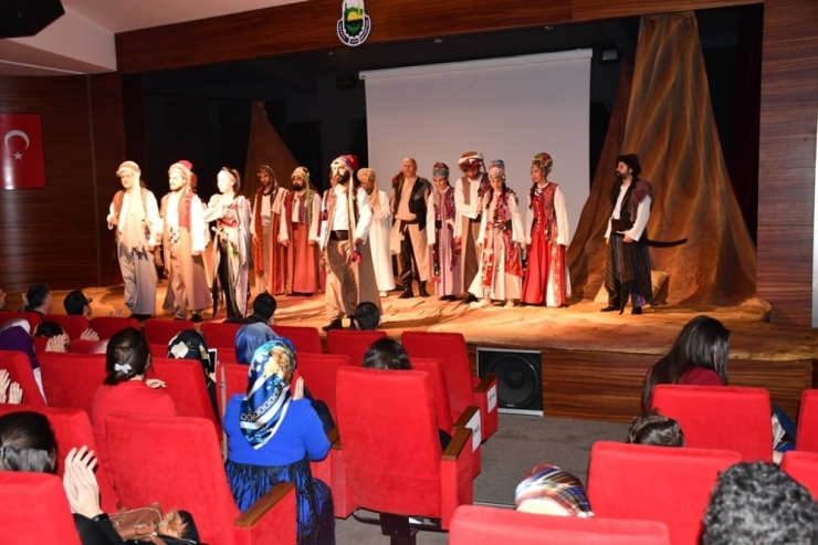 Ahmet Yesevi Sahneye Taşındı