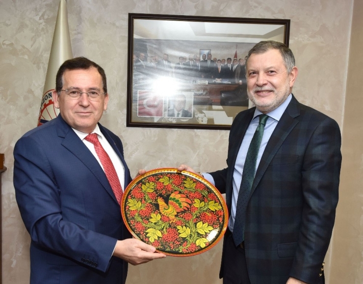 Başkan Hacısalihoğlu: “Trabzon-sochi Feribot Seferlerinin Yeniden Başlaması Konusunda Girişimler Yapılması Gerekiyor”