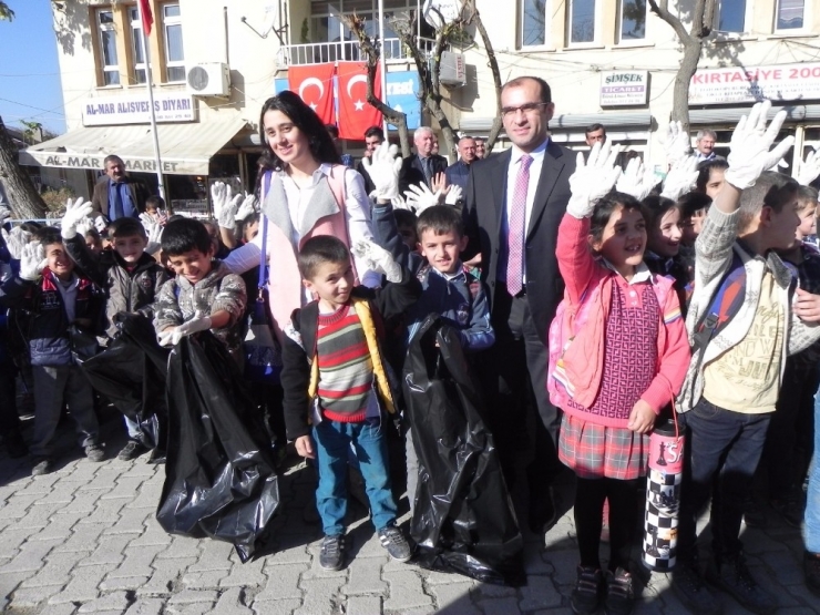 Çukurca’da Çöp Toplama Kampanyası