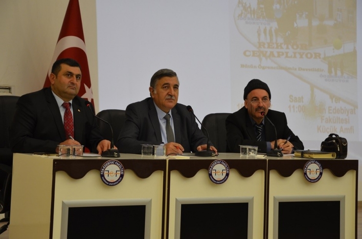 Öğrenciler Sordu Rektör Taşaltın Cevapladı