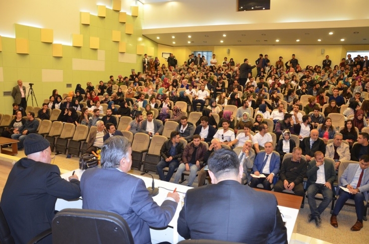 Öğrenciler Sordu Rektör Taşaltın Cevapladı