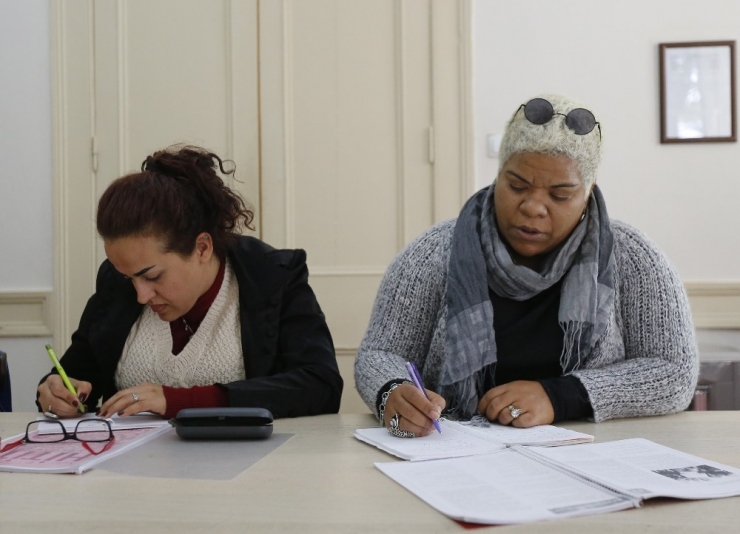 Konak Belediyesinden Yabancılara Ücretsiz Türkçe Kursu