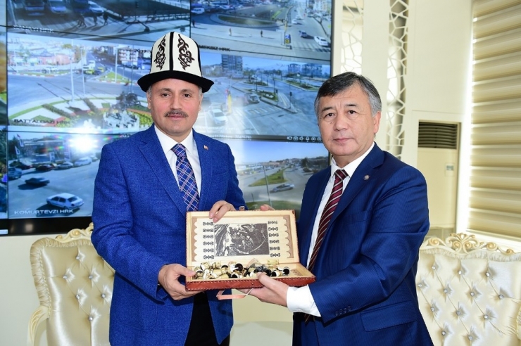 Kırgızistan Büyükelçisinden Kardeşlik Vurgusu