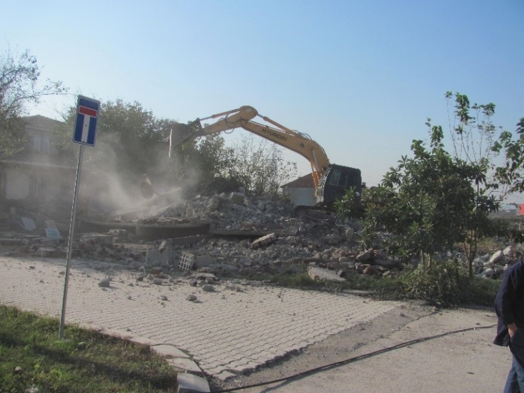 Kocaeli’de Bir Yılda 177 Metruk Yapı Yıkıldı