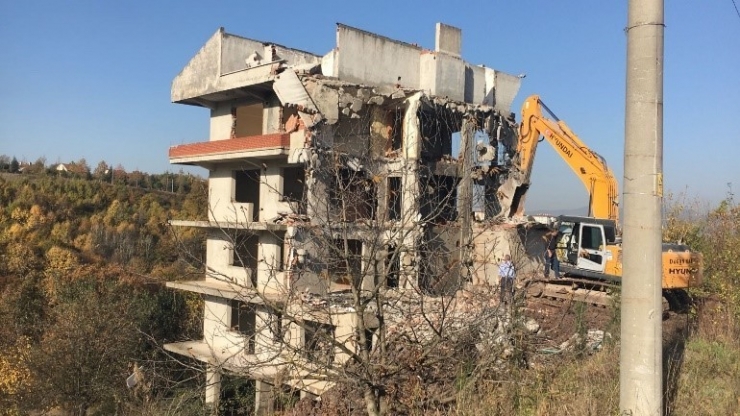 Kocaeli’de Bir Yılda 177 Metruk Yapı Yıkıldı