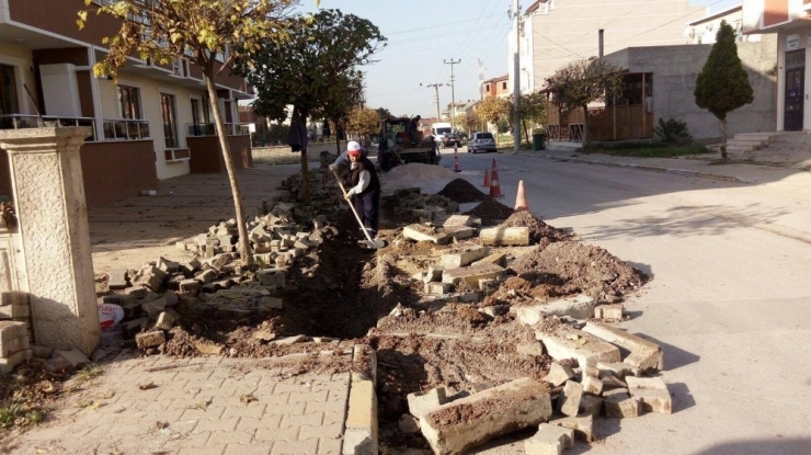Körfez’de Yollar Onarıldı, Bozulan Kaldırımlar Yenilendi