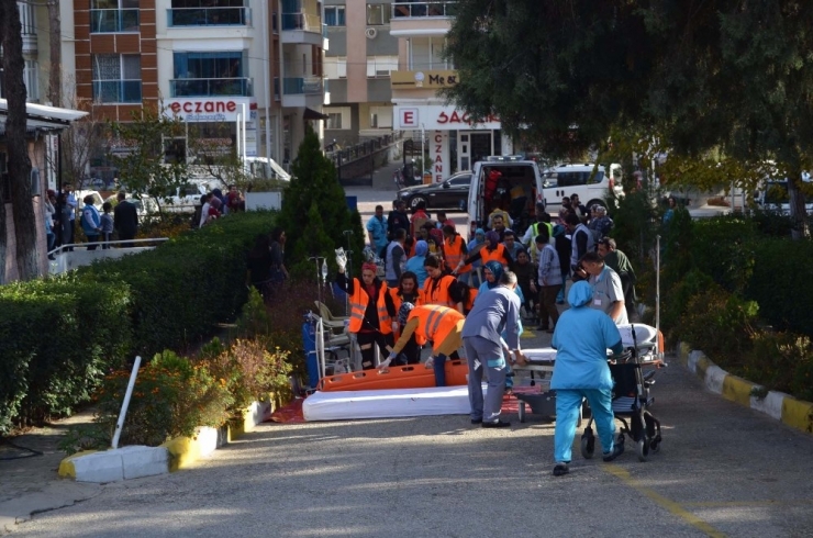 Kula Devlet Hastanesinde Gerçeğini Aratmayan Tatbikat