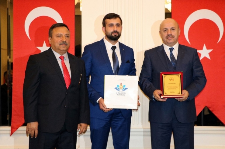 Eğitim Ve Öğretimde Yenilikçilik Ödülleri Verildi