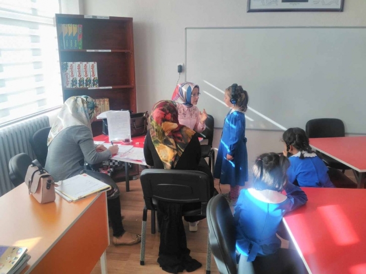 Öğrencilere İşitme Testi