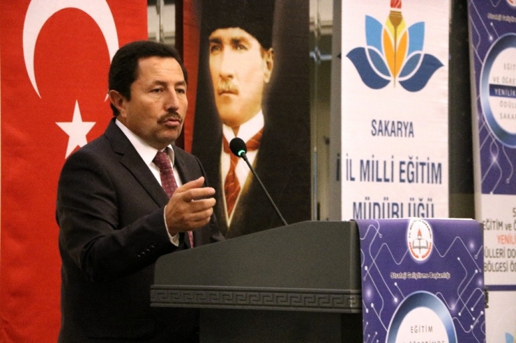 Eğitim Ve Öğretimde Yenilikçilik Ödülleri Verildi