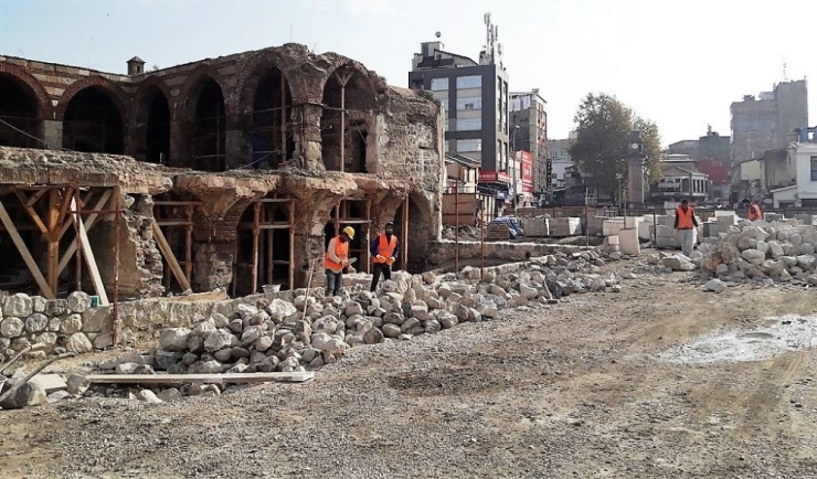 Selçuklu Yadigarı Eser Orijinal Görüntüsüne Kavuşuyor