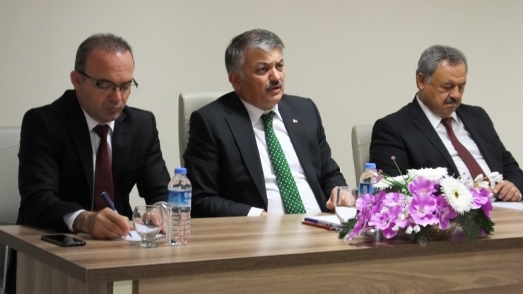 Vali Yazıcı, Muhtarlardan Yaşlı Yatalak Ve Engelli Vatandaşlara Sahip Çıkmalarını İstedi