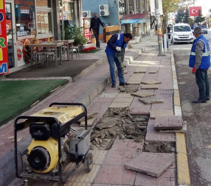 Van’da Kaldırımlar Kışa Hazır