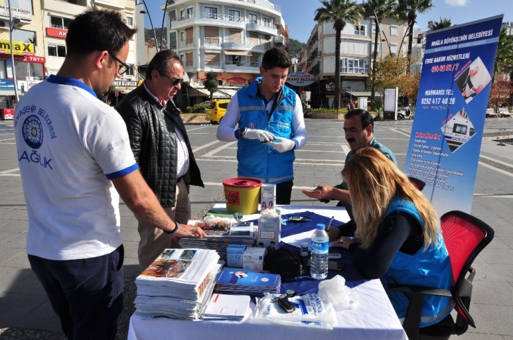 Marmaris’te Vatandaşlara Ücretsiz Diyabet Testi