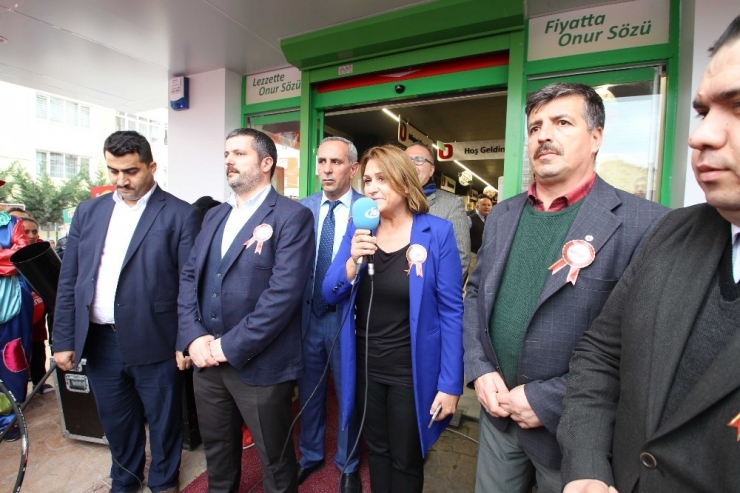 İndirimi Gören Vatandaş Akın Etti, İzdiham Yaşandı