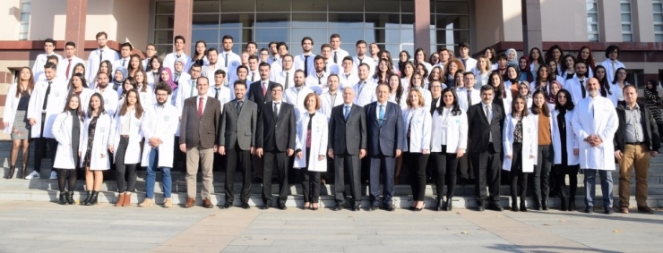 Esogü’lü Genç Diş Hekimi Adayları Beyaz Önlüklerini Giydi