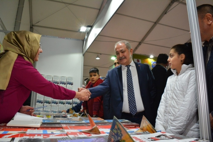Osmaniye’de Kitap Fuarı Hazırlıkları