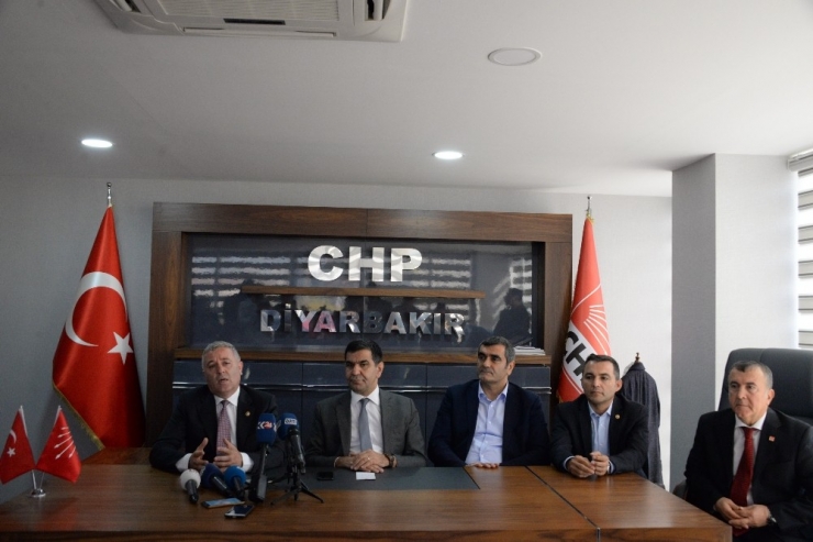 Chp’li Doktor Vekiller Sağlık Çalıştayı İçin Diyarbakır’da