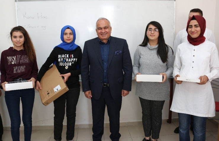 Erdemli Belediyesi’nin Eğitim Desteği Sürüyor