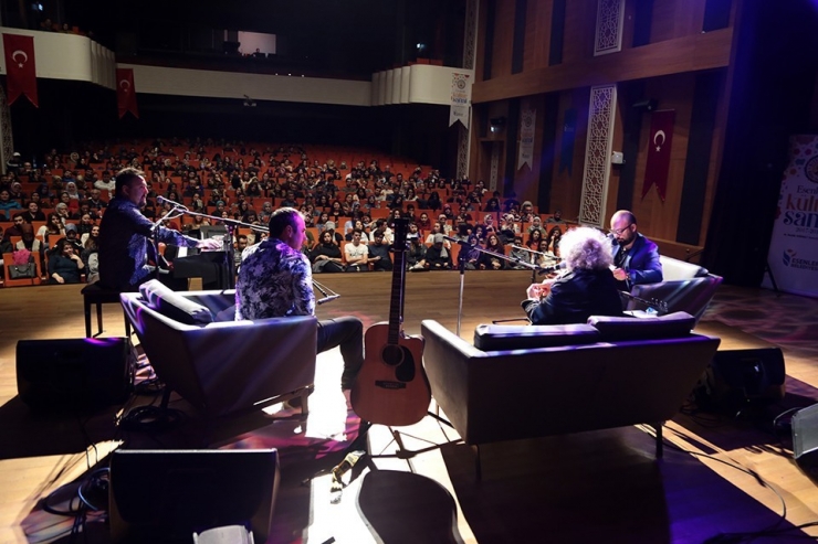 Yeni Türkü Rüzgârı Esenler’i Sardı