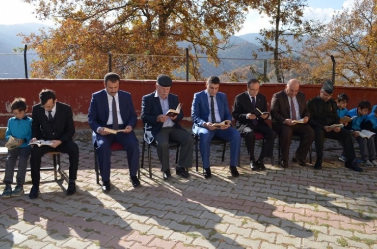 İvrindili Öğrencilerle Madra Dağı Eteklerinde Kitap Okudular