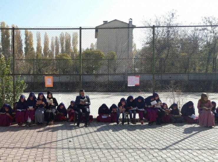 Said Nursi’de Kitap Okuma Etkinliği