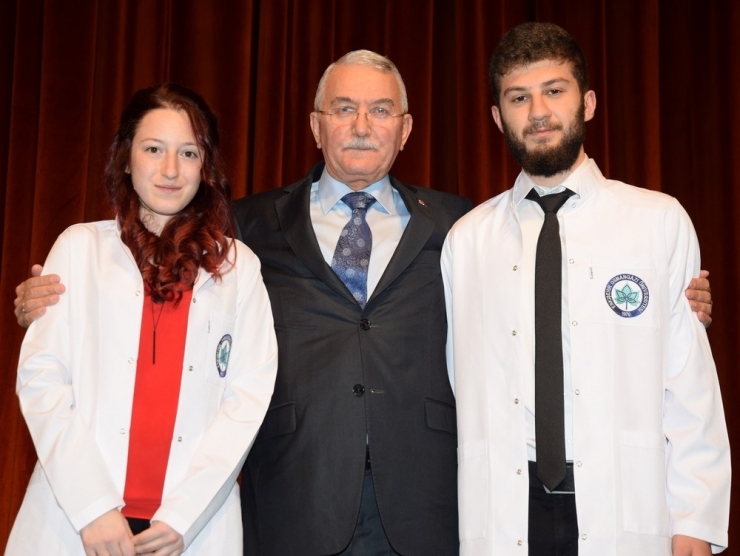 Esogü’lü Genç Diş Hekimi Adayları Beyaz Önlüklerini Giydi