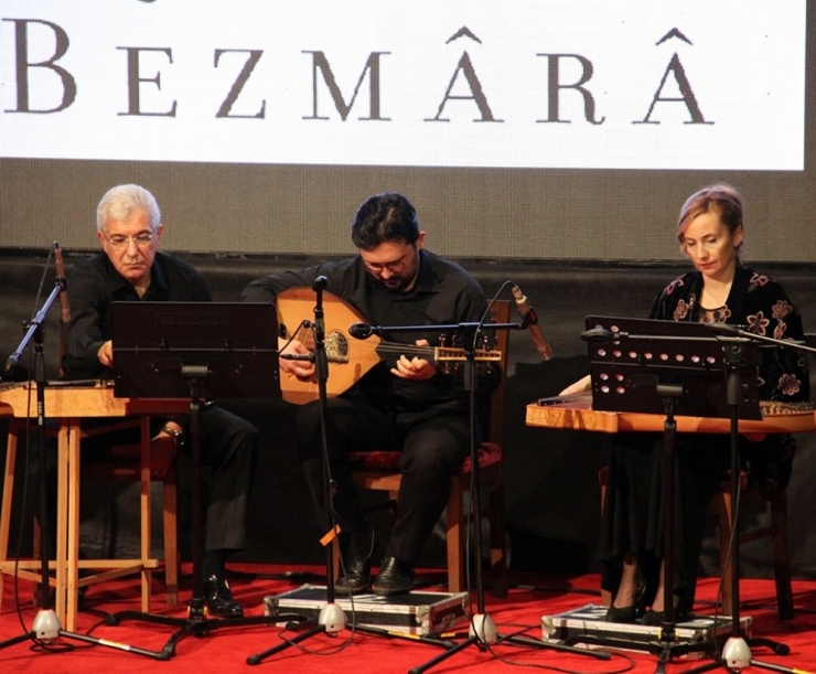 Bezmara Topluluğu Dinleyecilerin Beğenisini Kazandı