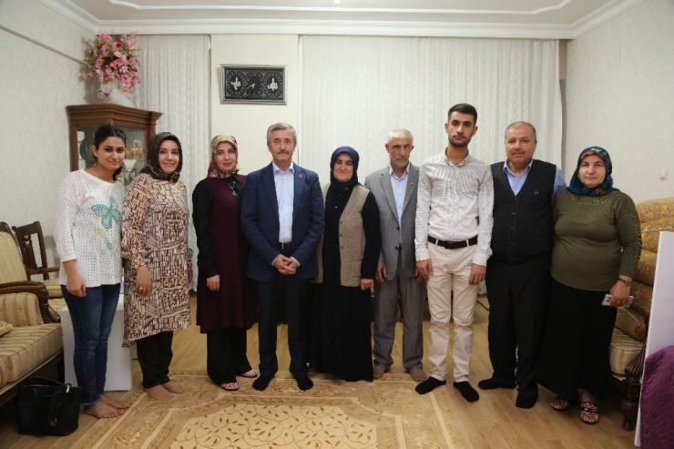 Tahmazoğlu’ndan Şehit Ailelerine Ziyaret