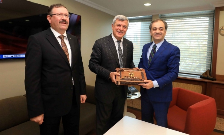 Başkan Karaosmanoğlu, Başkan Uysal’ı Ziyaret Etti