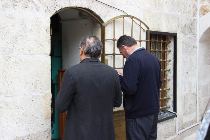 Anadolu’daki Üç Güneşten Biri Şems-i Sivasi