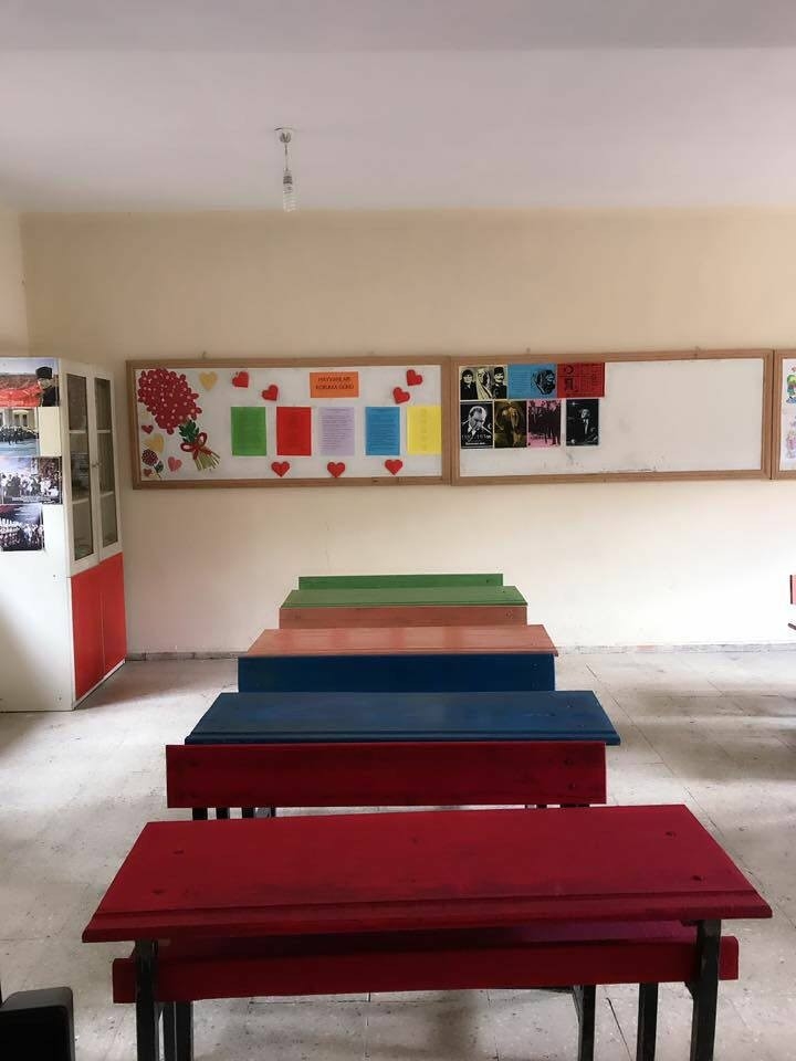 Rengarenk Sıralarda Ders