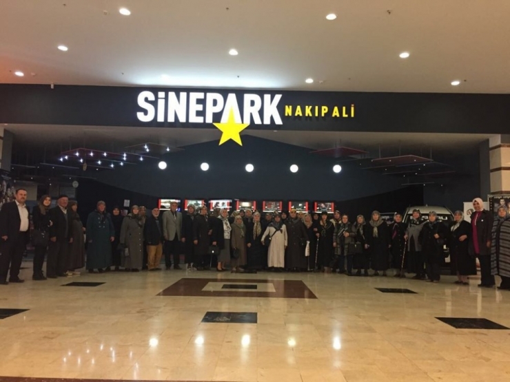 Yaşlılar İlk Kez Sinemaya Gitti
