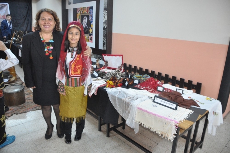 İlkokulda “Milli Kültür” Sergisi Açıldı