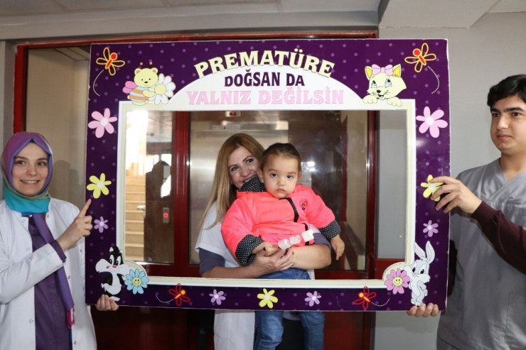 Hastanede ’Dünyaya Gözlerini Erken Açan Çocuklar’ İçin Etkinlik