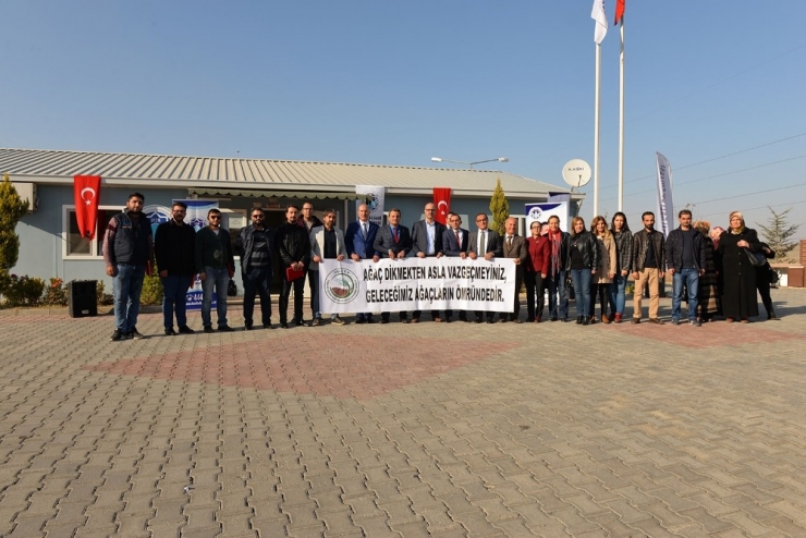 Bin 500 Fidan Toprakla Buluşturuldu