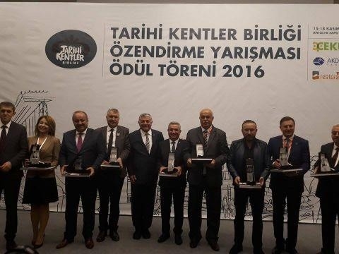 Tarihi Kentler Birliği, Kuşadası Belediyesi’ne ’Süreklilik’ Ödülü Verdi