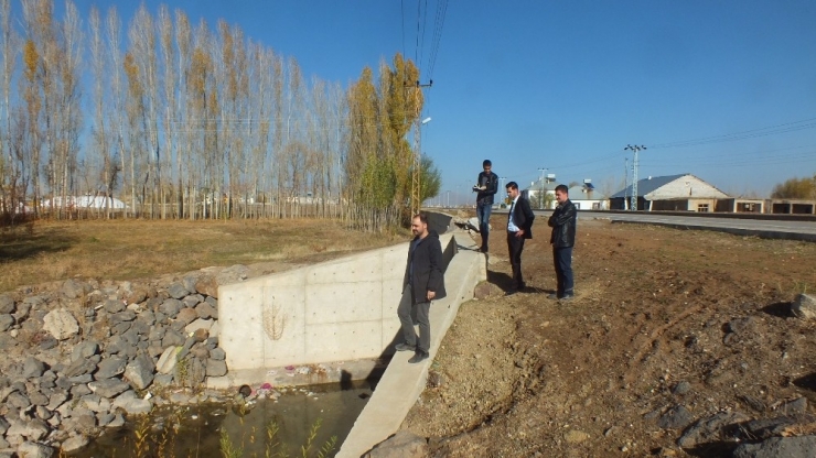 Malazgirt’te Dereler Islah Ediliyor