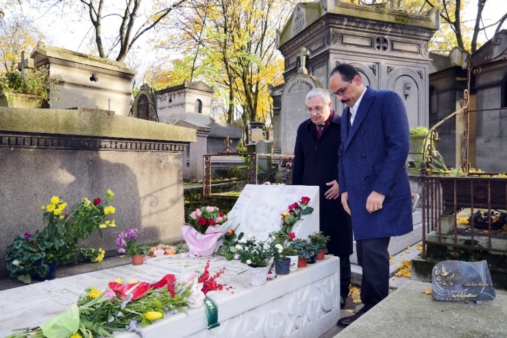 Cumhurbaşkanlığı Sözcüsü Kalın, Ahmet Kaya’nın Mezarını Ziyaret Etti