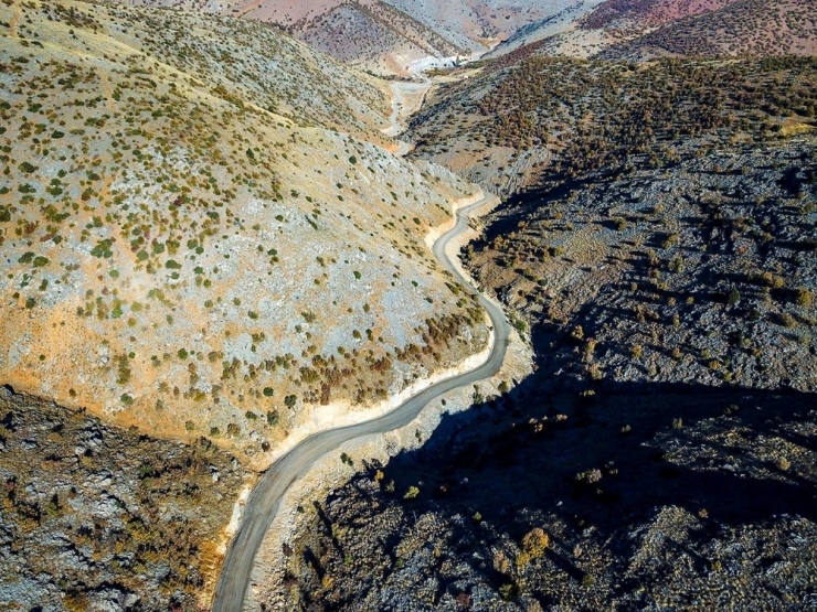 Büyükşehir Belediyesi Yol Çalışmalarına Devam Ediyor