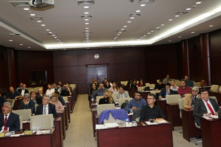 Tekstil Ve Hazır Giyim Temsilcilerine “Ar-ge Ve Tasarım Destekleri” Anlatıldı