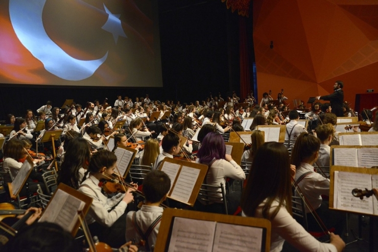 Atatük Ve Cumhuriyet İçin Sahneye Çıktılar