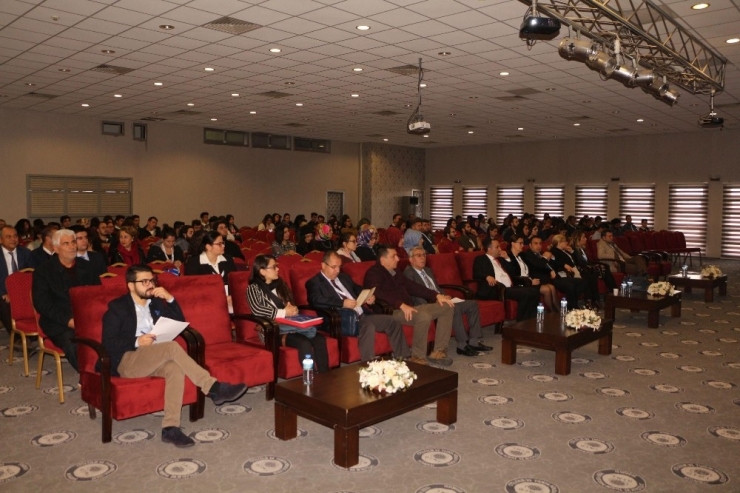 1. Lisansüstü Tarih Öğrencileri Sempozyumu Kuşadası’nda Başladı