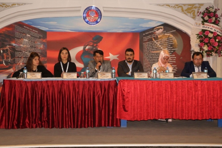 1. Lisansüstü Tarih Öğrencileri Sempozyumu Kuşadası’nda Başladı