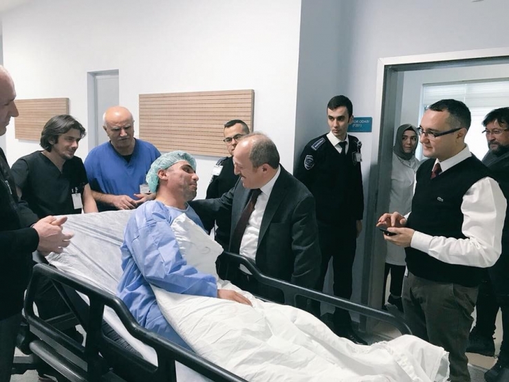 Karadağ Ve Akar’dan Hasta Ziyareti