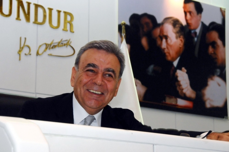 Fitch’in Yeni Raporuyla İzmir Zirvedeki Yerini Korudu